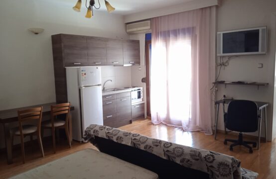 Γκαρσονιέρα 40 τ.μ. στο κέντρο.