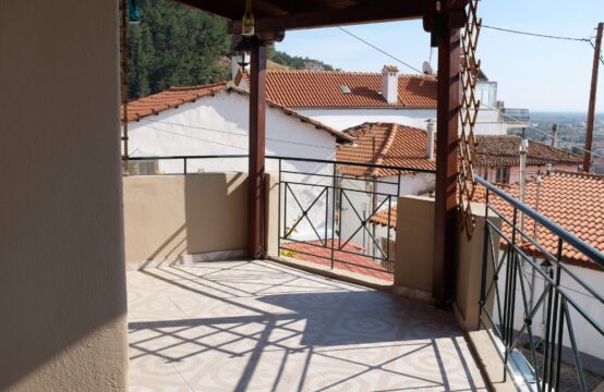 Διαμέρισμα 1ου ορόφου στην οδό Υδραγωγείου.