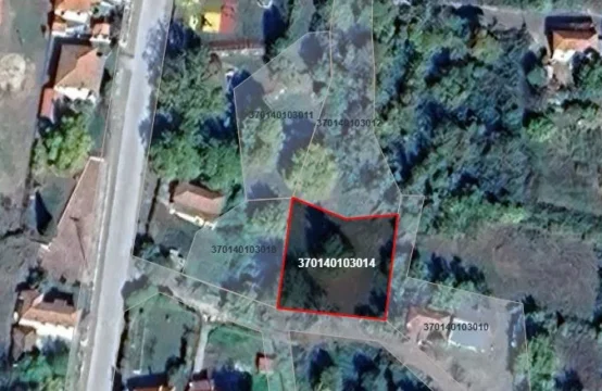 Δύο οικόπεδα άρτια και οικοδομήσιμα στο Καρυόφυτο.