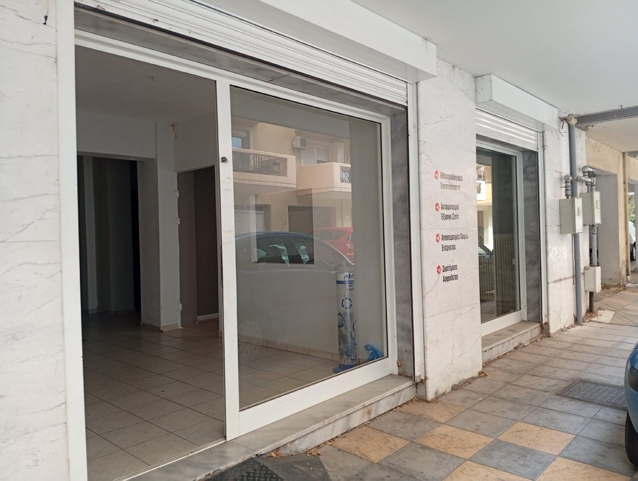 Κατάστημα 56τ.μ. με υπόγειο 54 τ.μ. στην οδό Ναυαρίνου.
