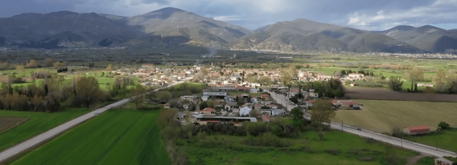 Κατάστημα φούρνος κοντά στο γυμνάσιο Πολύσιτου.